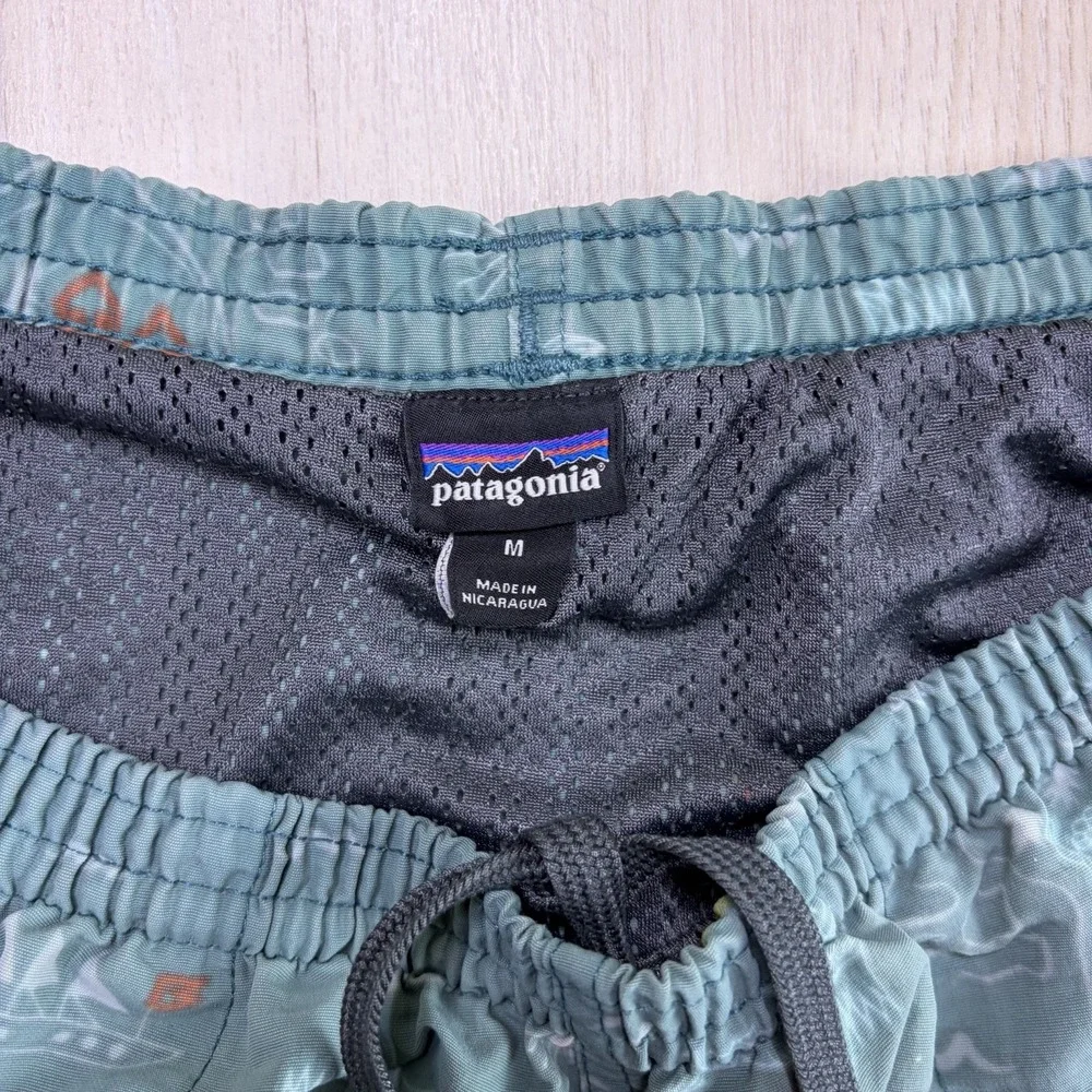 Patagonia Men's Sea Monster Shorts Size Medium Drawstrings Pocket
